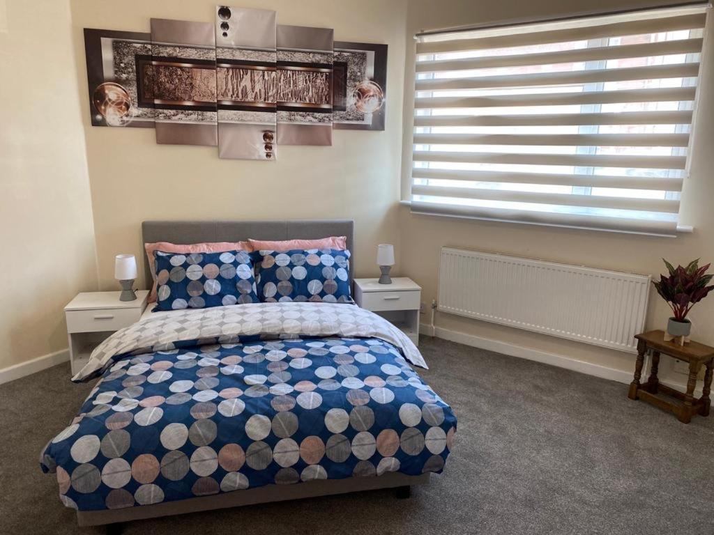 غيلينغهام Excellent And Amazing Apartment With Private Parking المظهر الخارجي الصورة