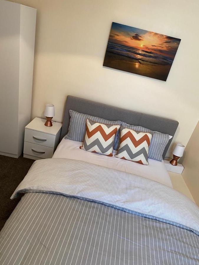 غيلينغهام Excellent And Amazing Apartment With Private Parking المظهر الخارجي الصورة